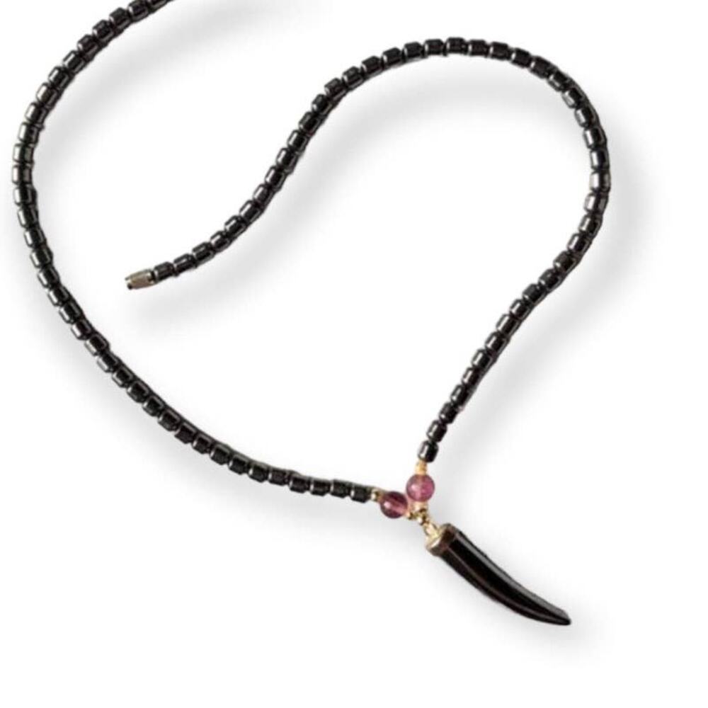 Hematite horn necklace